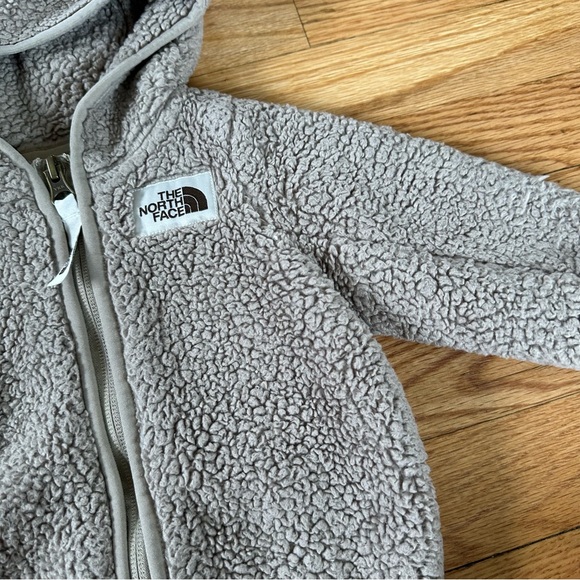 The North Face Infant Campshire Bear Hoodie Jacket Beige 3-6 Months - Picture 2 of 14